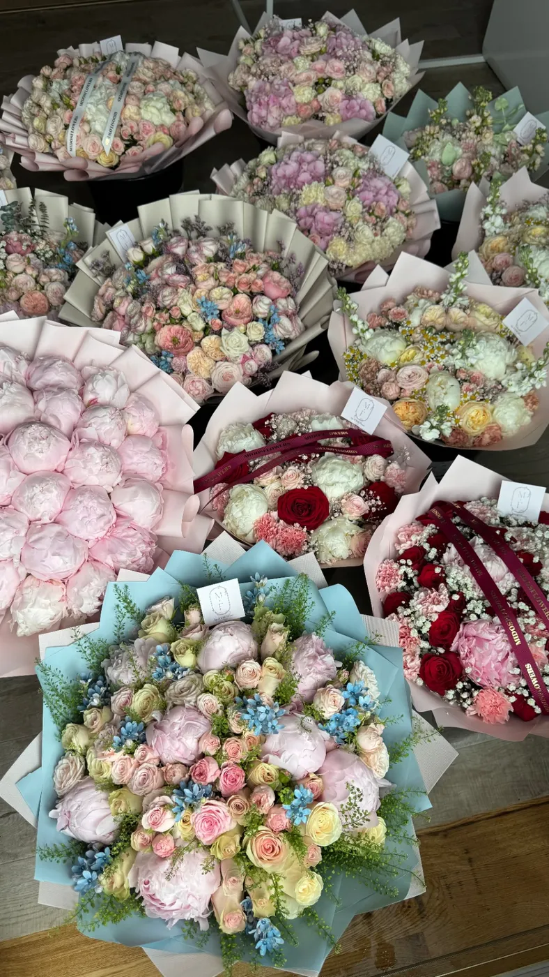 Flera buketter i pastell