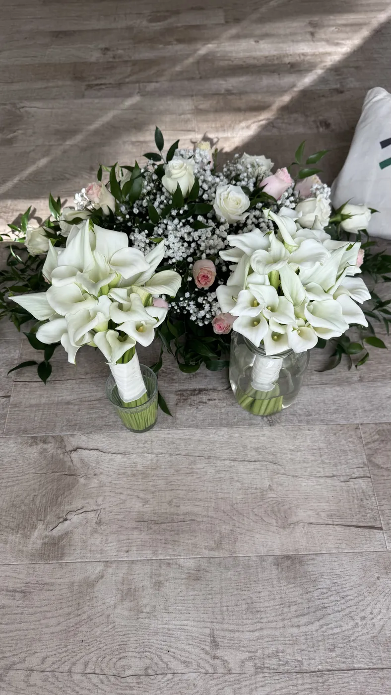 Bröllopspaket med blomsterdekor